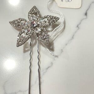 Elegant Silver Floral Hair Pin